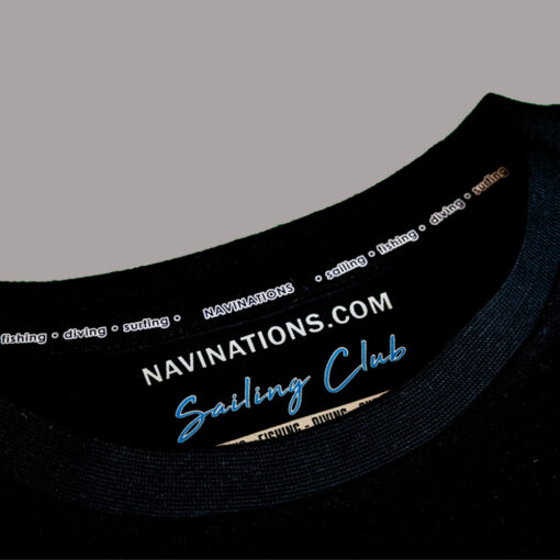 Metka koszulki żeglarskiej Navinations – napis Sailing • Fishing • Diving