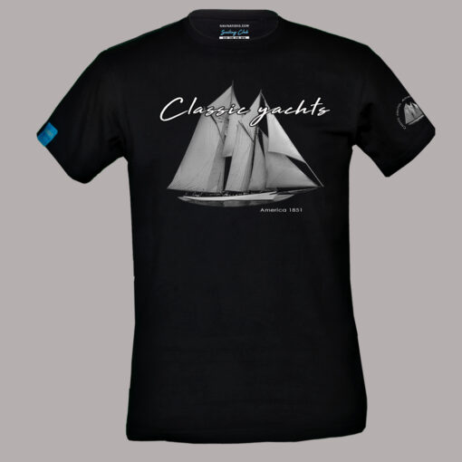Przód koszulki żeglarskiej Classic Yachts z dużą grafiką szkunera America 1851
