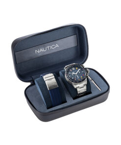 Nautica NAPBFF106 – zestaw prezentowy Box Set: chronograf, pasek silikonowy, narzędzie (widok boczny)