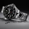 Timex Deepwater TW2W82000 – zdjęcie produktowe w kroplach wody