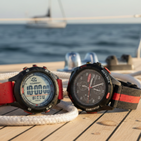 Zegarki żeglarskie Ronstan ClearStart – stoper regatowy i chronograf na pokładzie jachtu, kompozycja lifestyle