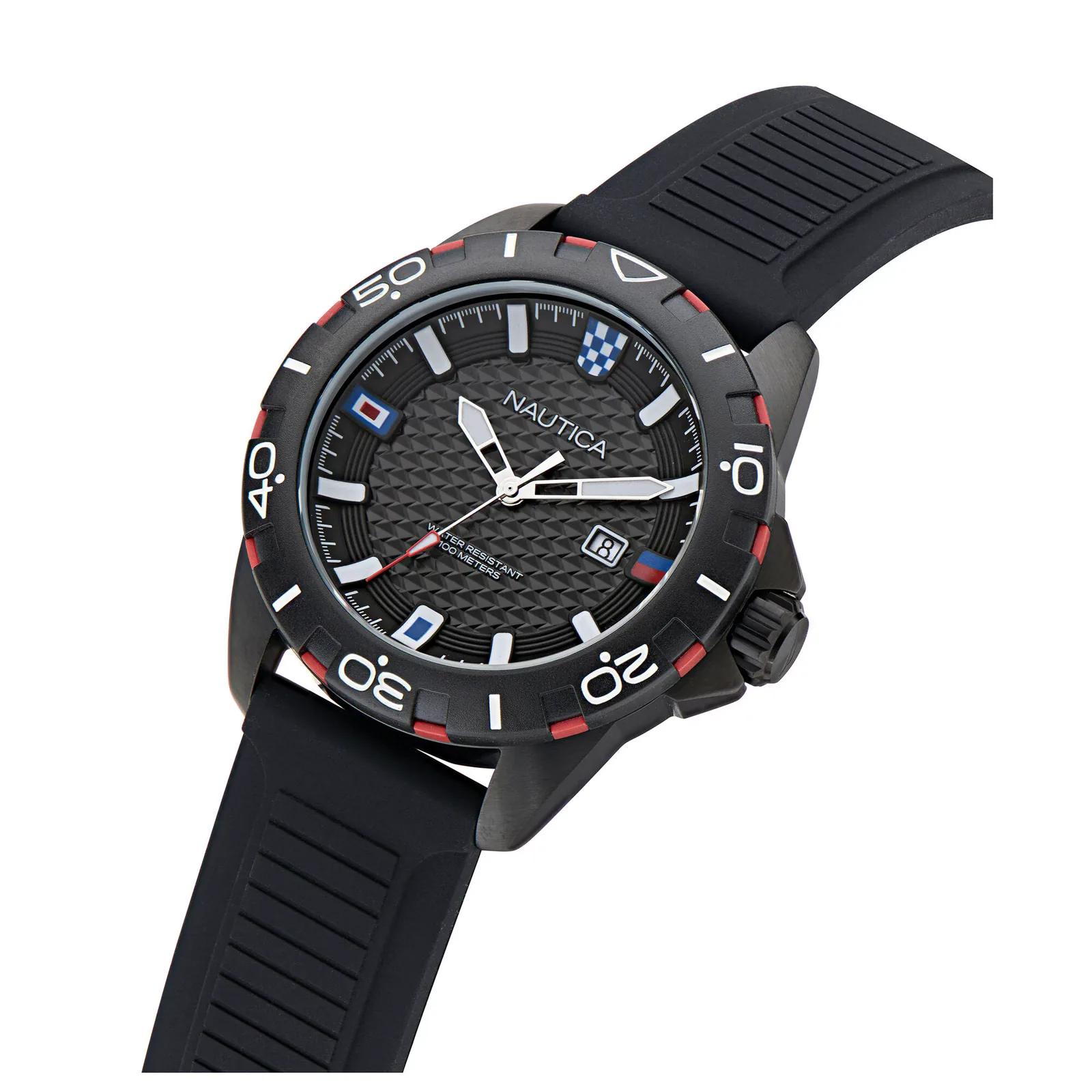 Nautica NAPNRS507 – ujęcie pod kątem, czarna koperta 44 mm i pasek silikonowy