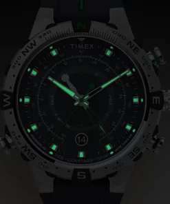 Timex Expedition Tide-Temp-Compass TW2V22100 – na nadgarstku w plenerze – żeglarstwo i outdoor (ujęcie lifestyle)