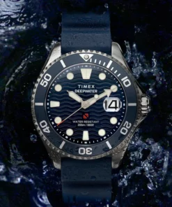 Zegarek Timex TW2W81500 – lifestyle – zbliżenie na tarczę w wodzie