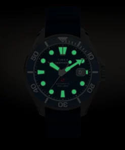 Zegarek Timex TW2Y39900 – luma – pełny widok tarczy w ciemności