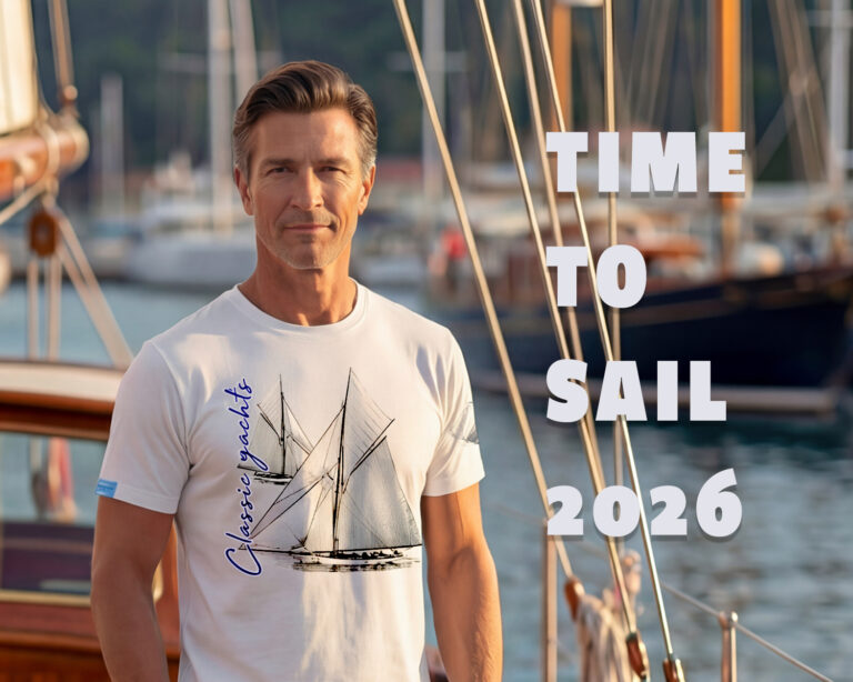 Baner z męską koszulką żeglarską Classic Yachts Reliance 1903 – Time to Sail 2026