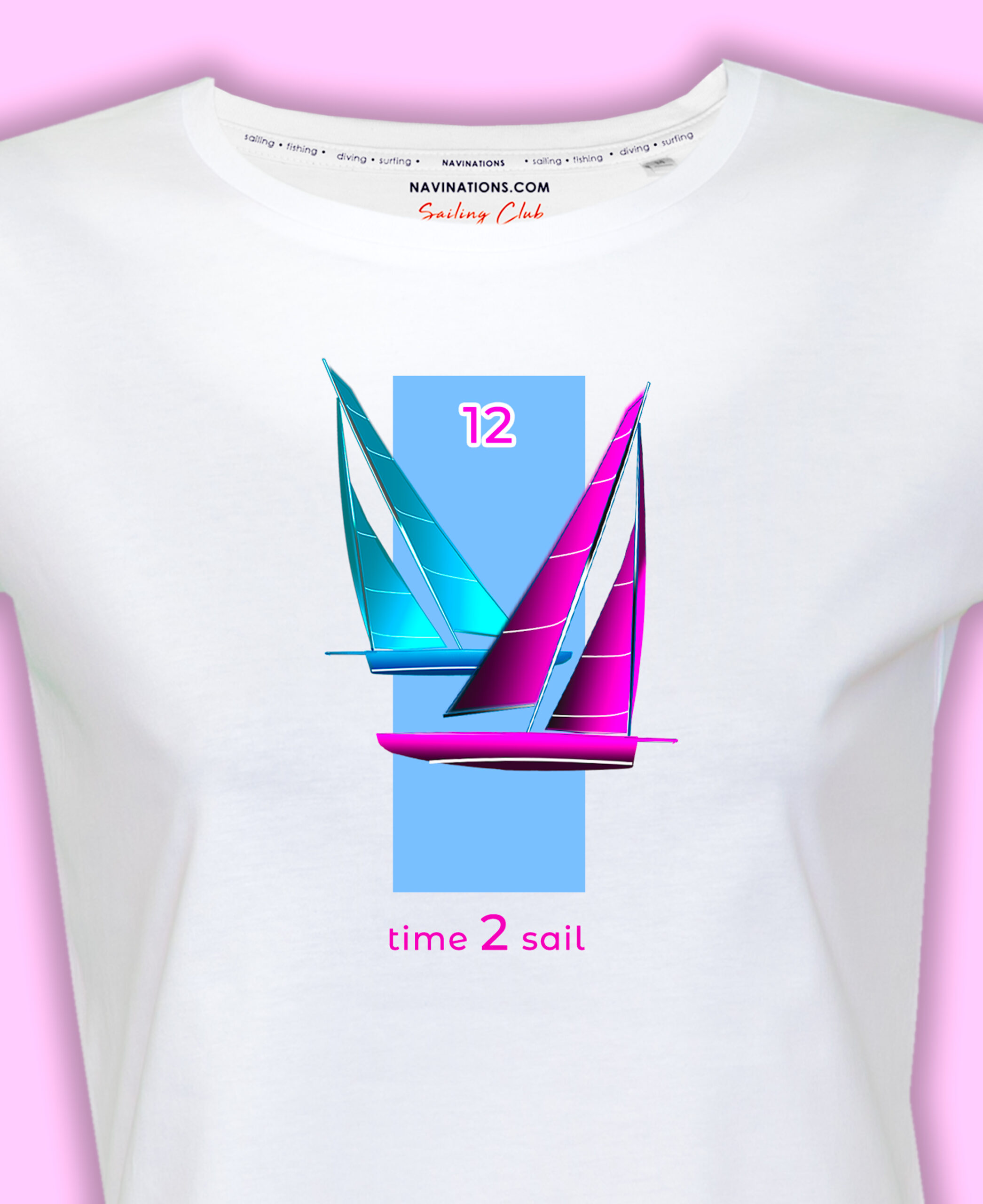 Zbliżenie nadruku Time2Sail Lady na białej damskiej koszulce żeglarskiej
