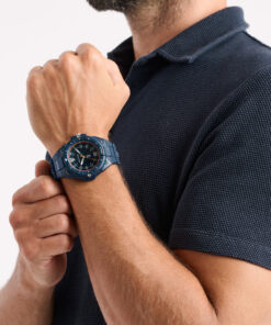 Zegarek żeglarski Nautica NAPCNS502 – Zegarek żeglarski Nautica NAPCNS502 – Coronado Bay 3-Hand — zbliżenie detali kopery i przycisków