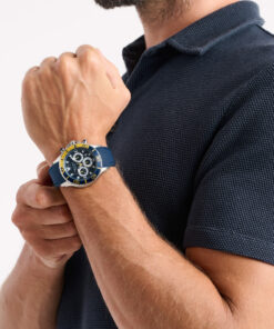 Zegarek żeglarski Nautica NAPNSS501 – Zegarek żeglarski Nautica NAPNSS501 – NST Everyday — zbliżenie detali kopery i przycisków