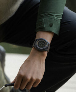 Zegarek żeglarski Timex TW4B33800 – Zegarek żeglarski Timex TW4B33800 – Expedition Ridge — zbliżenie detali kopery i przycisków