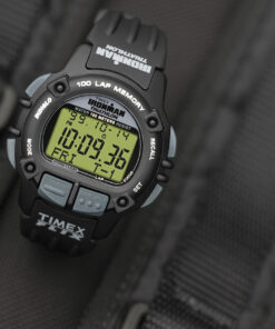 Zegarek żeglarski Timex TW5M63000 – Zegarek żeglarski Timex TW5M63000 – Marlin / Q Reissue — widok lifestyle, pełny zegarek