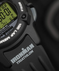Zegarek żeglarski Timex TW5M63000 – Zegarek żeglarski Timex TW5M63000 – Marlin / Q Reissue — zbliżenie detali kopery i przycisków