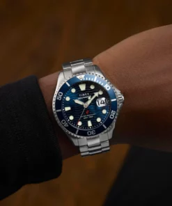 Timex Deepwater Meridian 200 TW2W81900, 44 mm, granatowa tarcza z fakturą fali — w bryzgach wody