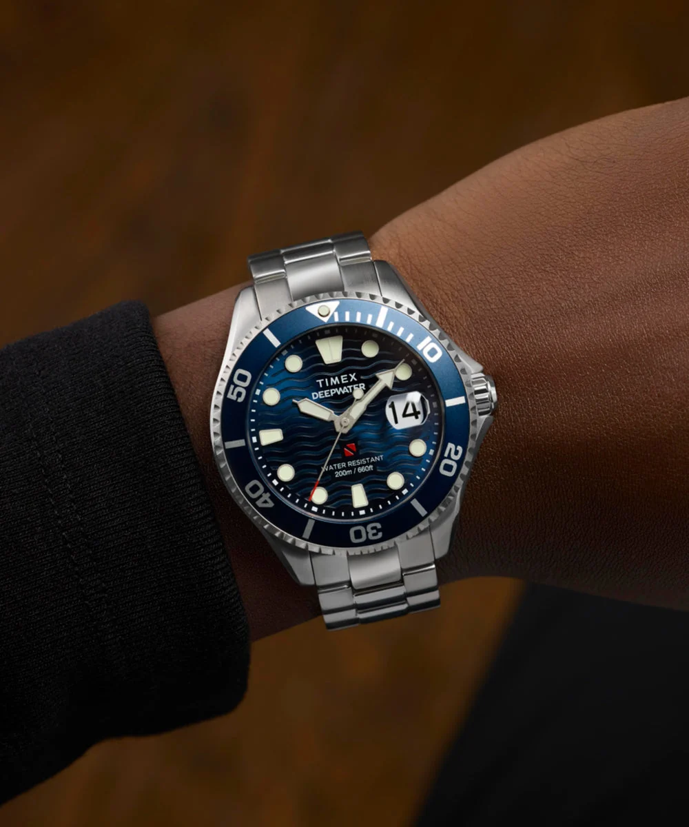 Timex Deepwater Meridian 200 TW2W81900, 44 mm, granatowa tarcza z fakturą fali — w bryzgach wody